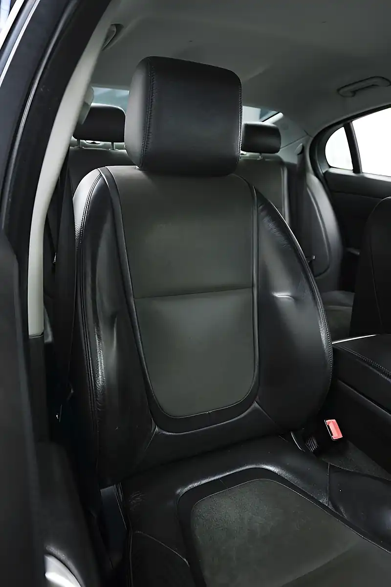 Used 2012 Jaguar Xf Se Business Silver - Interior and Exterior details 10