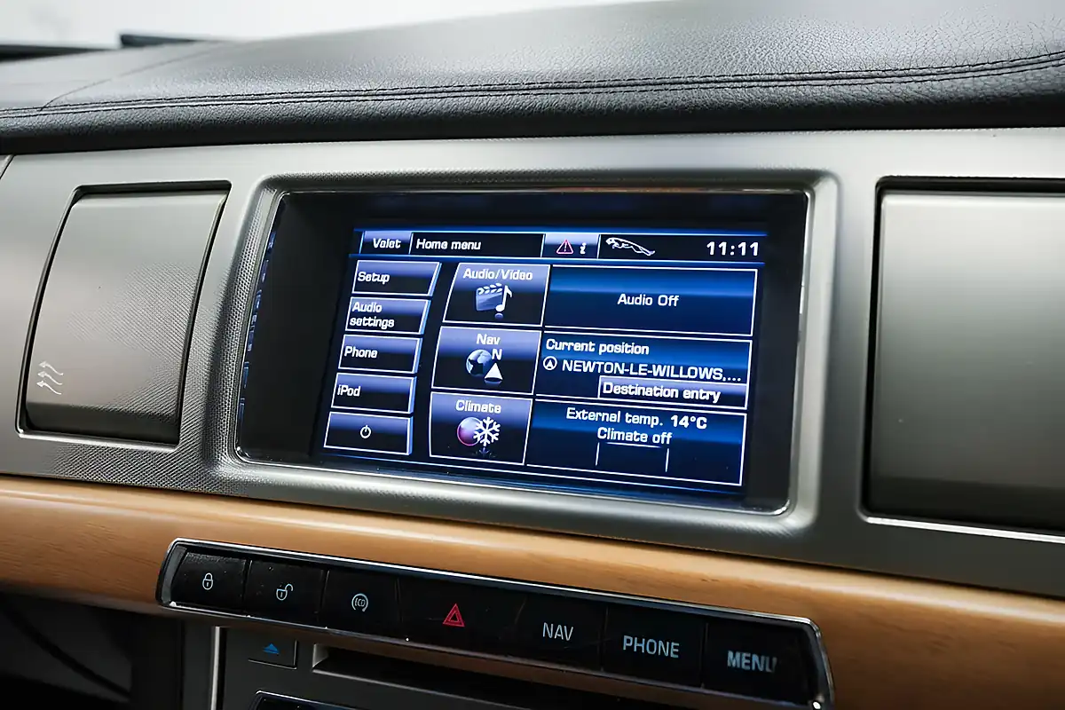 Used 2012 Jaguar Xf Se Business Silver - Interior and Exterior details 16