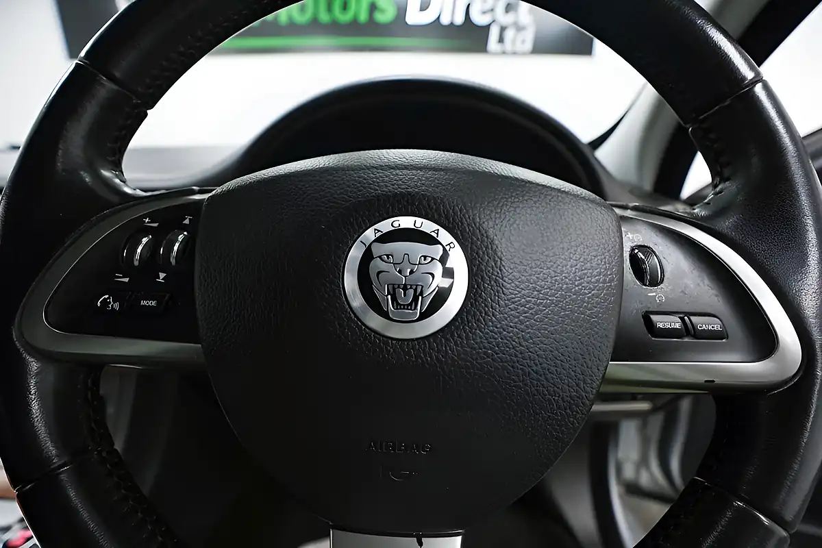Used 2012 Jaguar Xf Se Business Silver - Interior and Exterior details 17