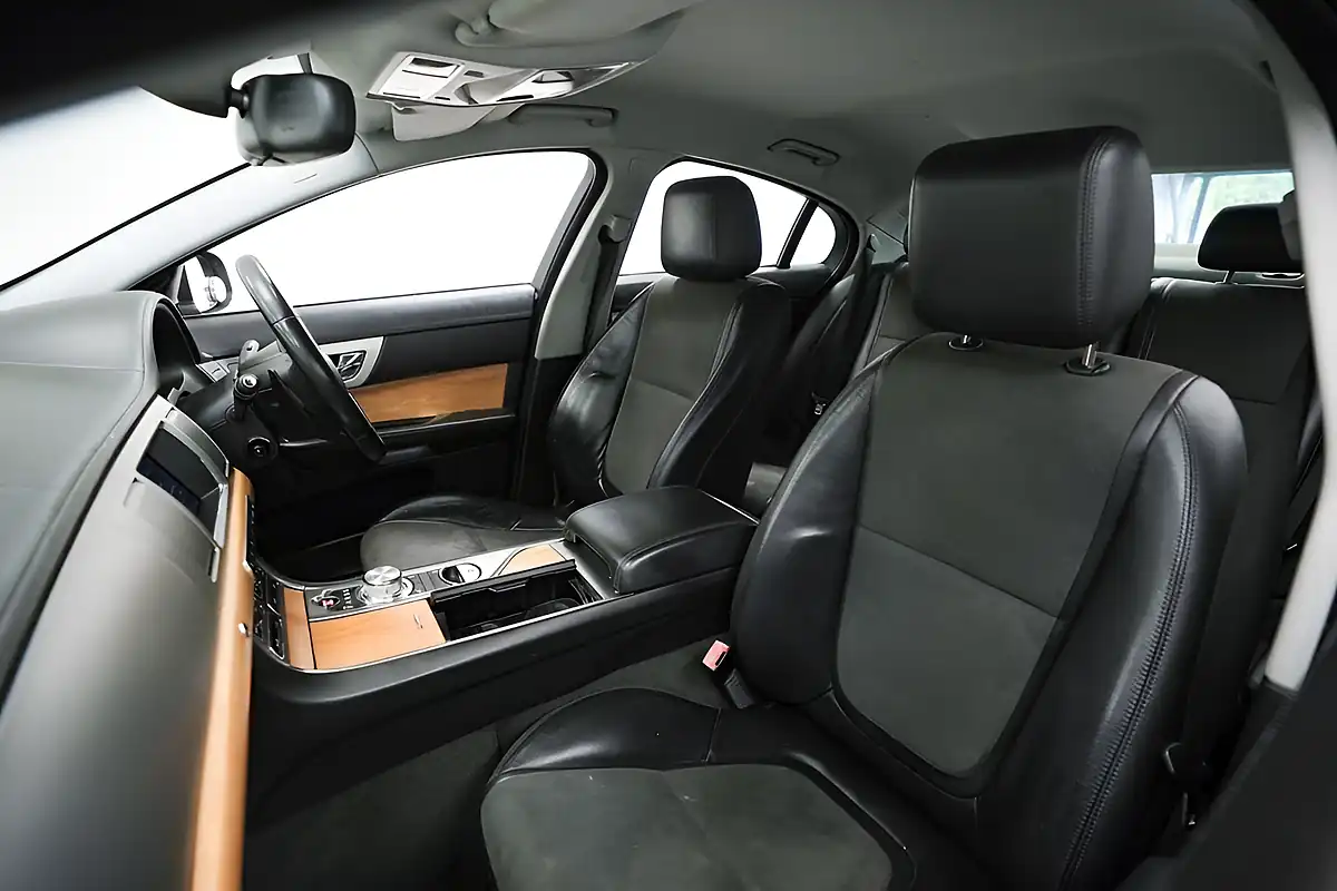 Used 2012 Jaguar Xf Se Business Silver - Interior and Exterior details 19