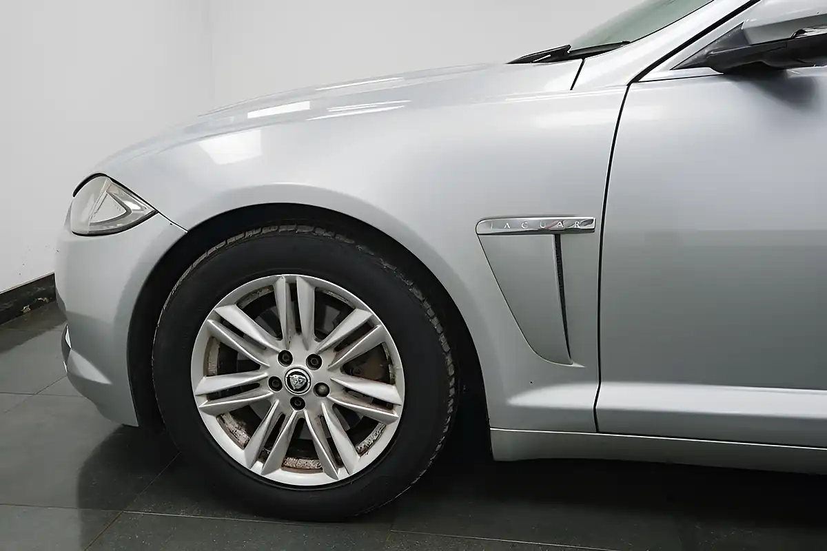 Used 2012 Jaguar Xf Se Business Silver - Interior and Exterior details 5