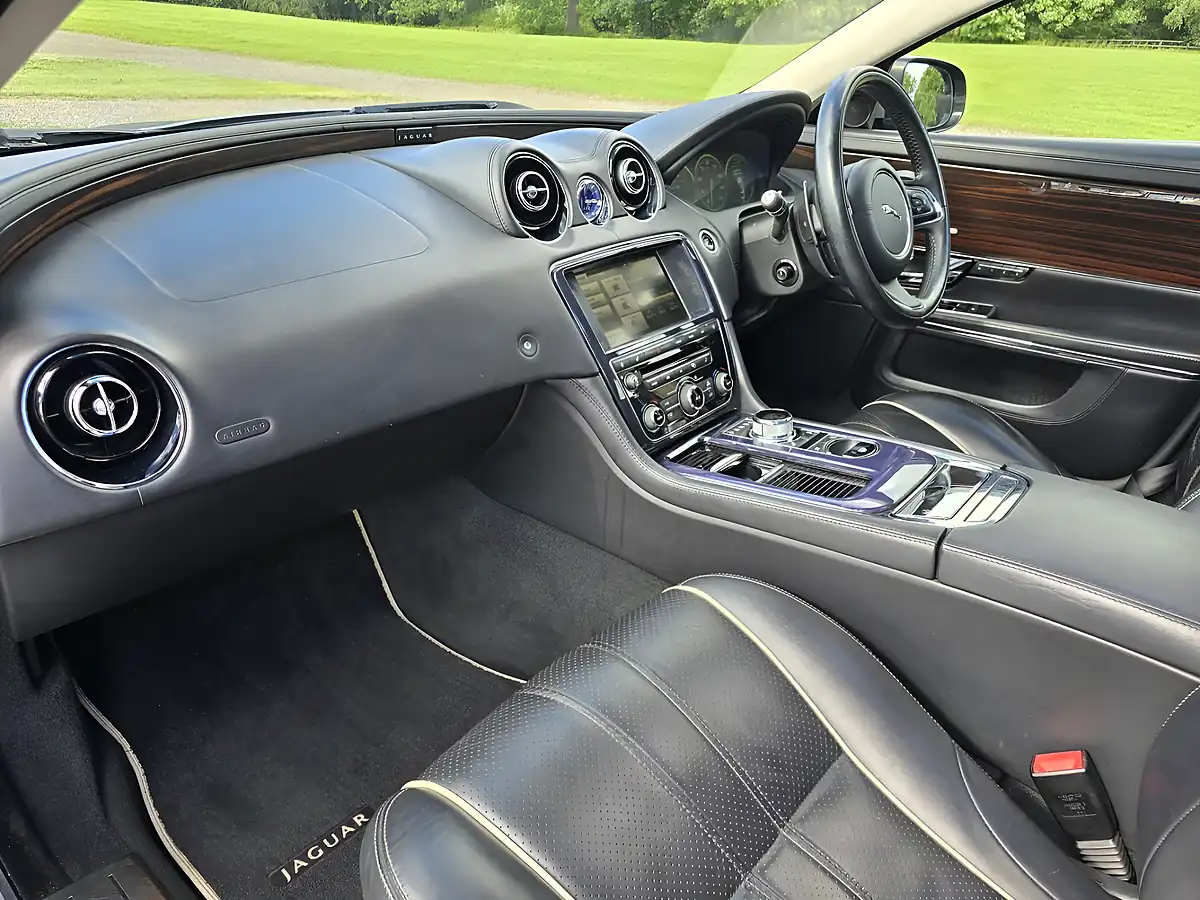 Used 2012 Jaguar Xj Portfolio Grey - Interior and Exterior details 10