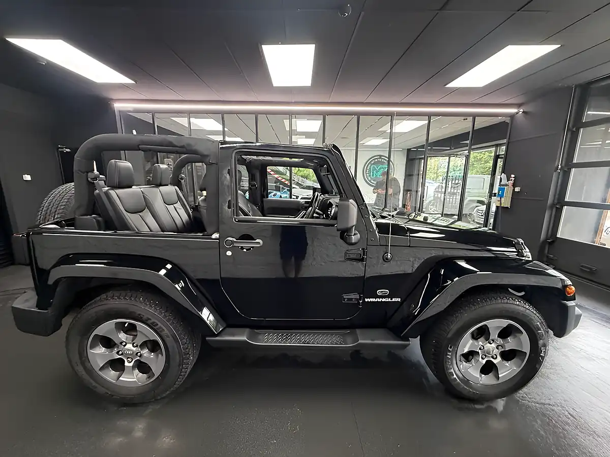 Used 2012 Jeep Wrangler Overland Black - Interior and Exterior details 3