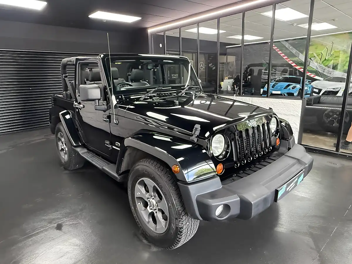 Used 2012 Jeep Wrangler Overland Black - Interior and Exterior details 6