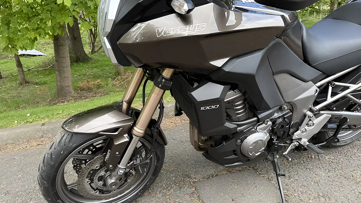 Used 2012 Kawasaki Versys Grey - Interior and Exterior details 11