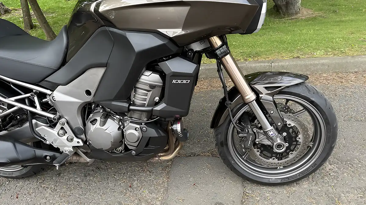 Used 2012 Kawasaki Versys Grey - Interior and Exterior details 5