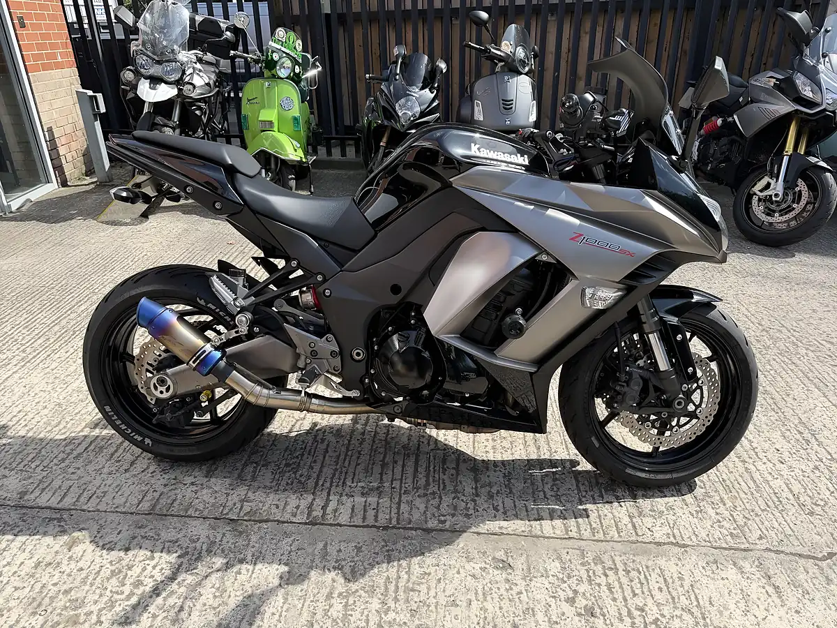 Used 2012 Kawasaki Z1000 Sx Black - Interior and Exterior details 2