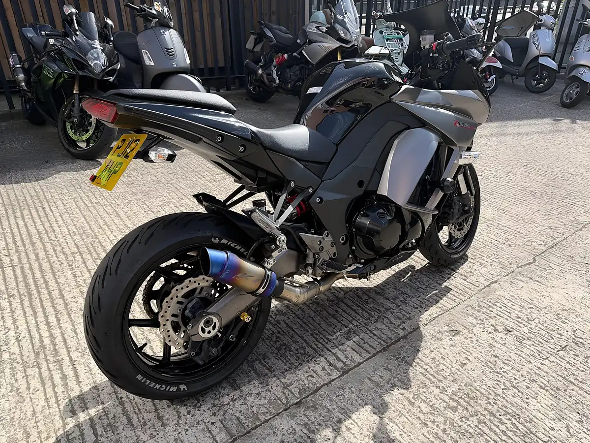 Used 2012 Kawasaki Z1000 Sx Black - Interior and Exterior details 3