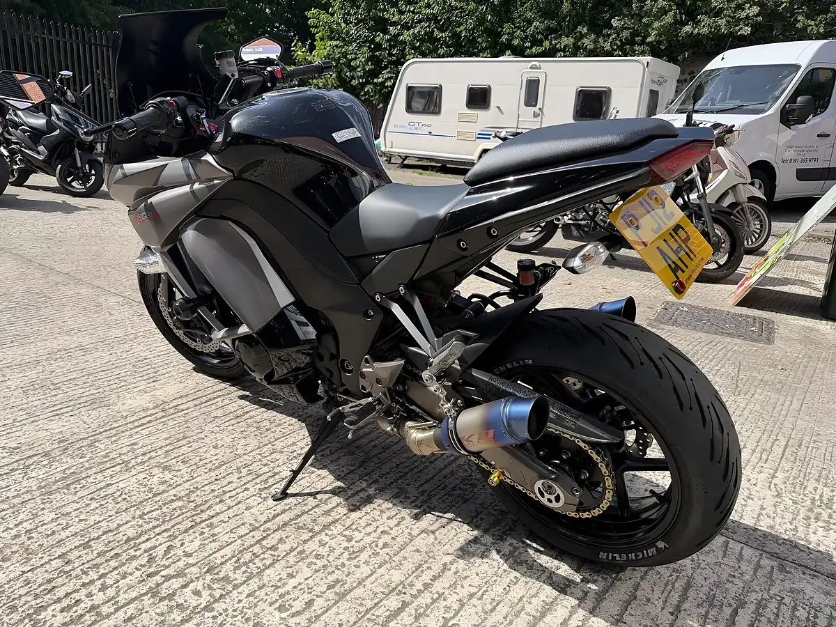 Used 2012 Kawasaki Z1000 Sx Black - Interior and Exterior details 4