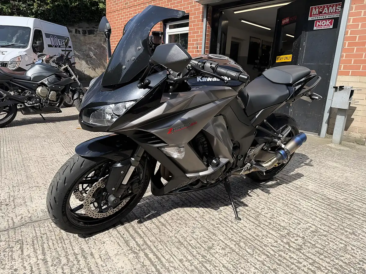 Used 2012 Kawasaki Z1000 Sx Black - Interior and Exterior details 6