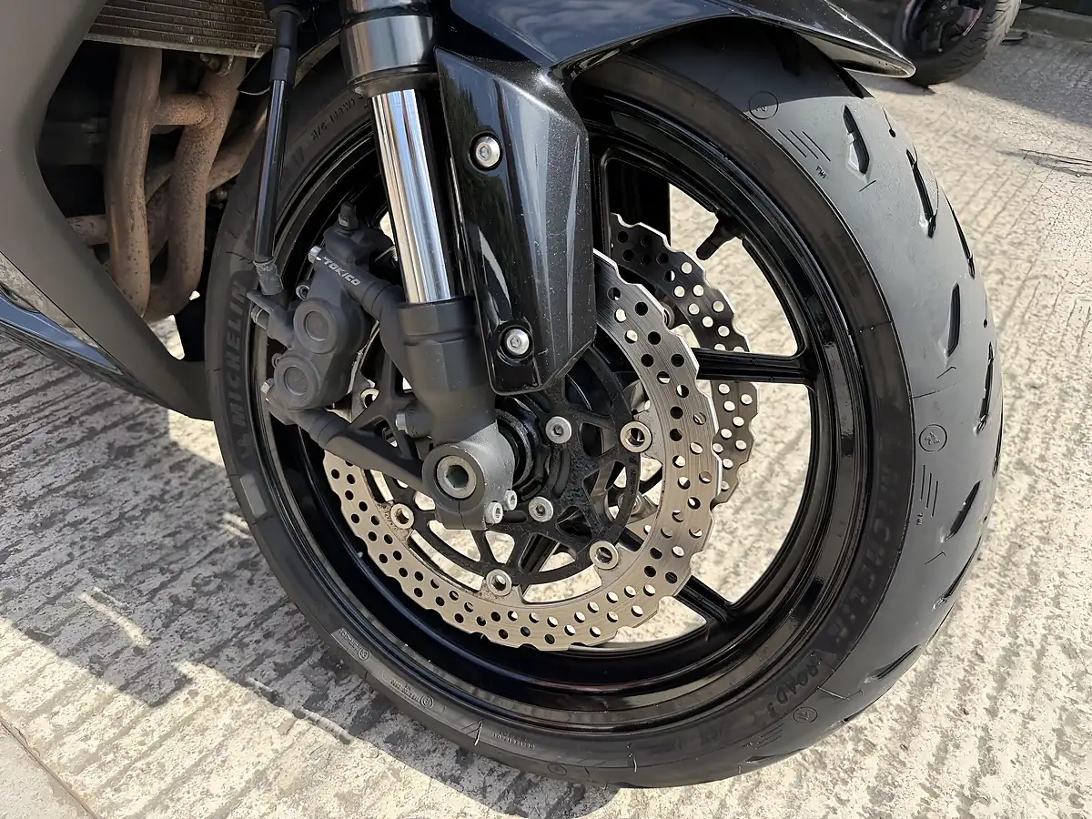 Used 2012 Kawasaki Z1000 Sx Black - Interior and Exterior details 7