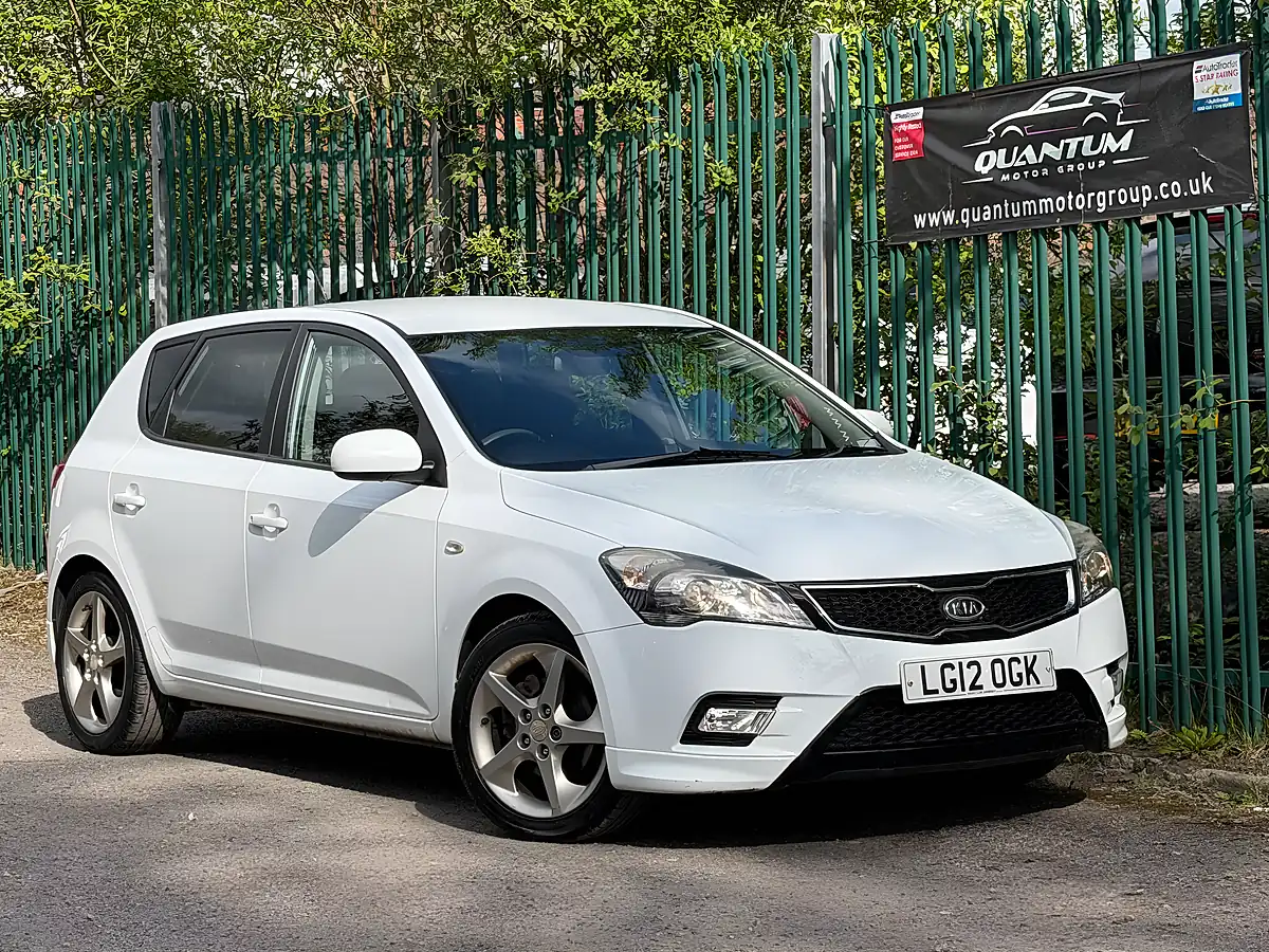 Used 2012 Kia Ceed 3 White - Front View