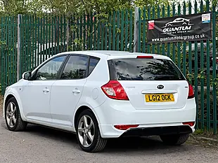 Used 2012 Kia Ceed 3 White - Interior and Exterior details 12