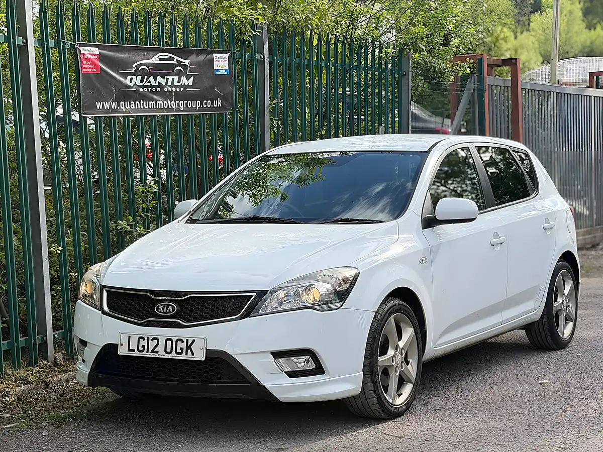 Used 2012 Kia Ceed 3 White - Interior and Exterior details 13