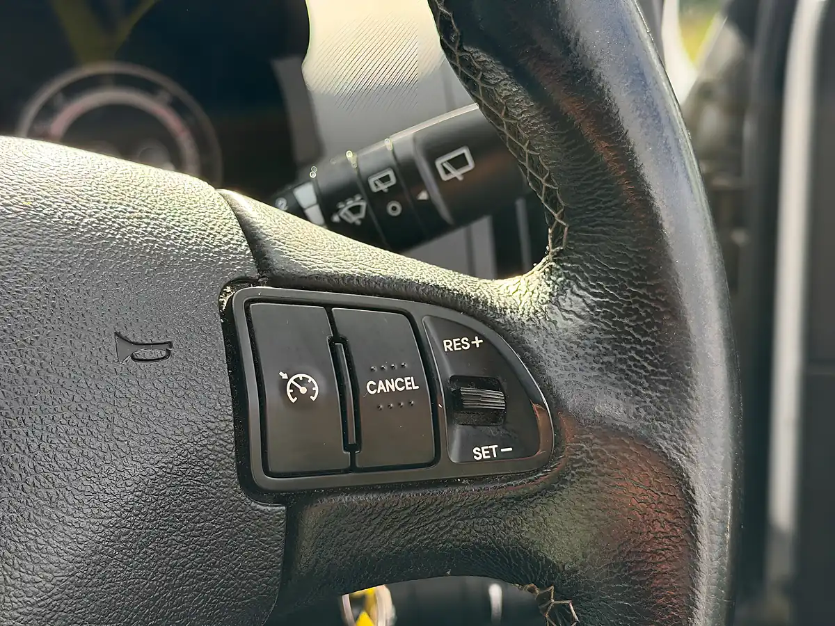 Used 2012 Kia Ceed 3 White - Interior and Exterior details 15