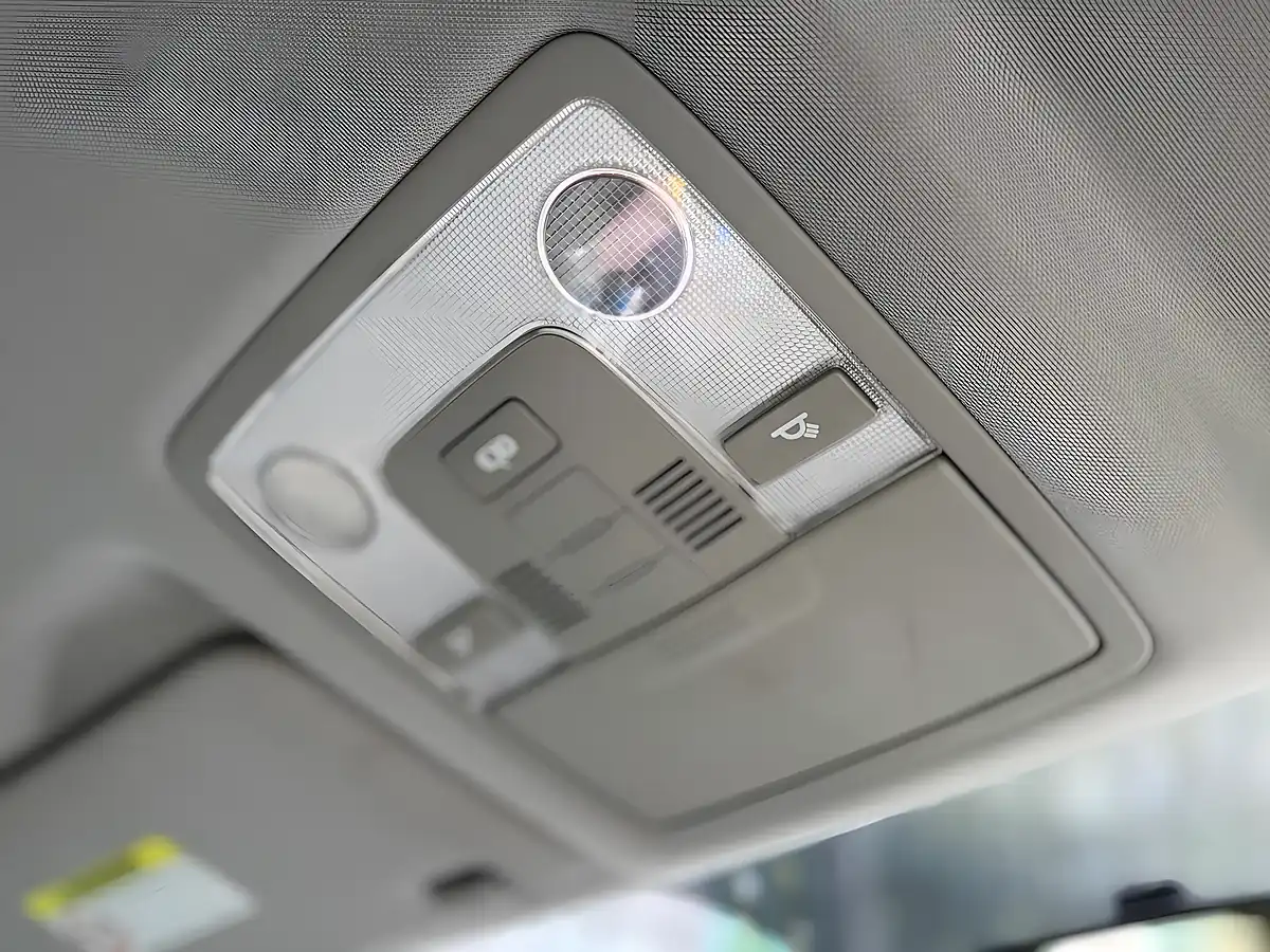 Used 2012 Kia Ceed 3 White - Interior and Exterior details 18
