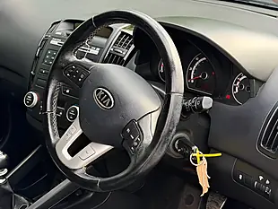 Used 2012 Kia Ceed 3 White - Interior and Exterior details 3