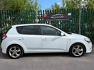 Used 2012 Kia Ceed 3 White - Interior and Exterior details 5