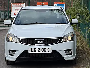 Used 2012 Kia Ceed 3 White - Interior and Exterior details 8