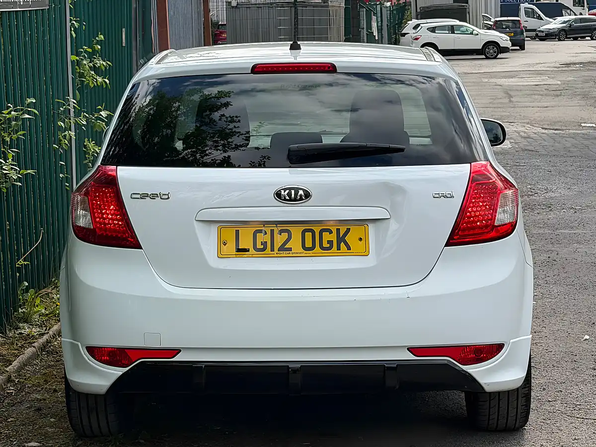 Used 2012 Kia Ceed 3 White - Interior and Exterior details 9