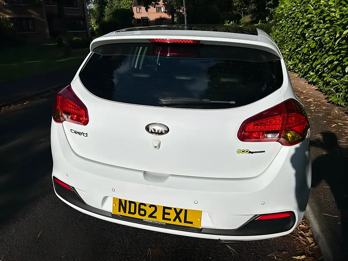 Used 2012 Kia Ceed 4 Tech White - Interior and Exterior details 12