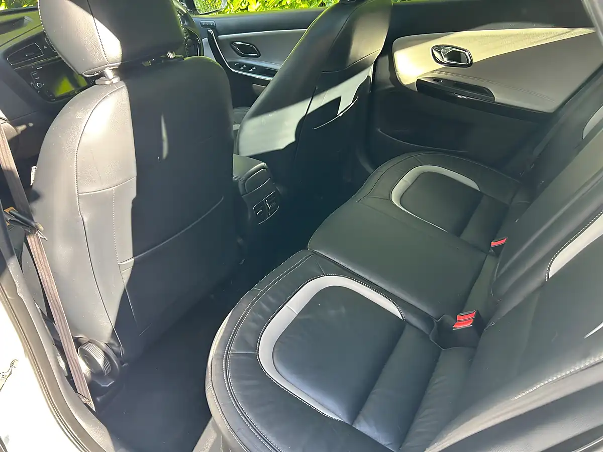 Used 2012 Kia Ceed 4 Tech White - Interior and Exterior details 17
