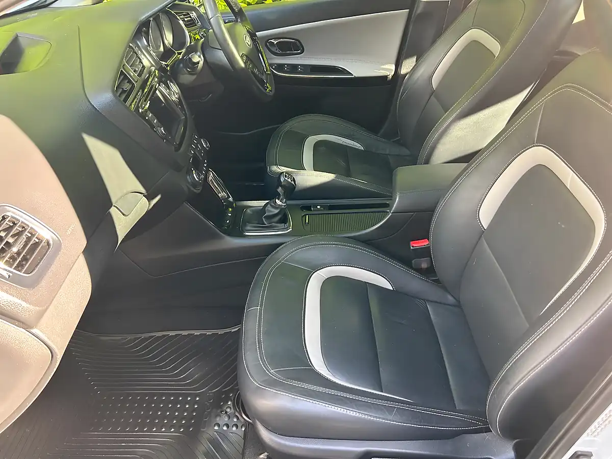 Used 2012 Kia Ceed 4 Tech White - Interior and Exterior details 20