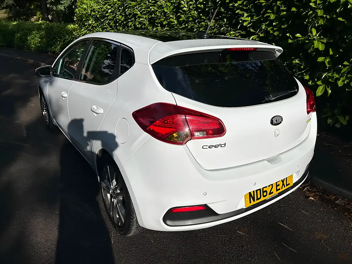 Used 2012 Kia Ceed 4 Tech White - Interior and Exterior details 3