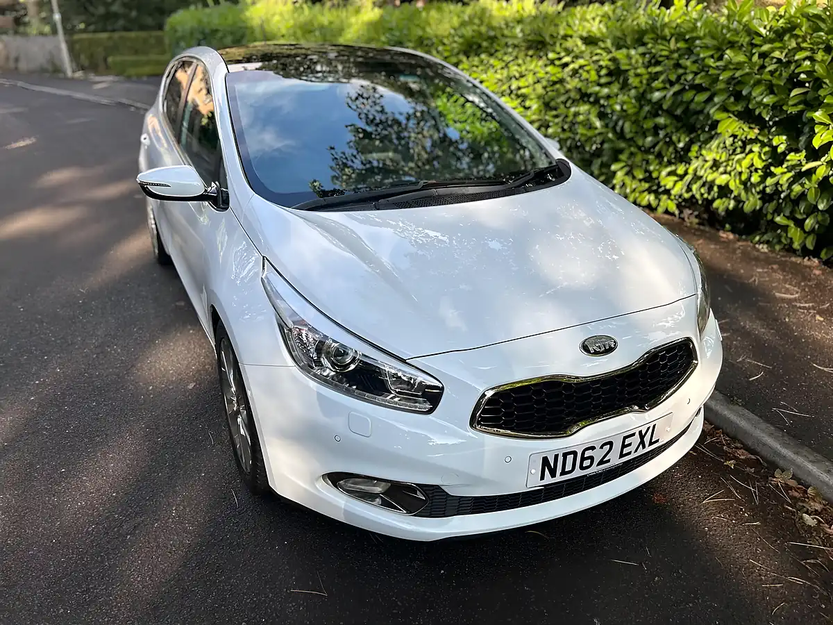 Used 2012 Kia Ceed 4 Tech White - Interior and Exterior details 4
