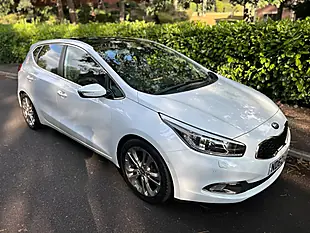 Used 2012 Kia Ceed 4 Tech White - Interior and Exterior details 7