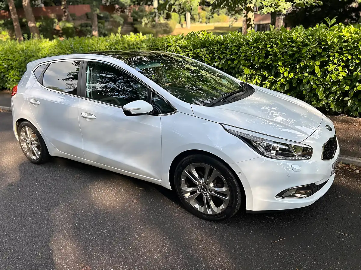 Used 2012 Kia Ceed 4 Tech White - Interior and Exterior details 8
