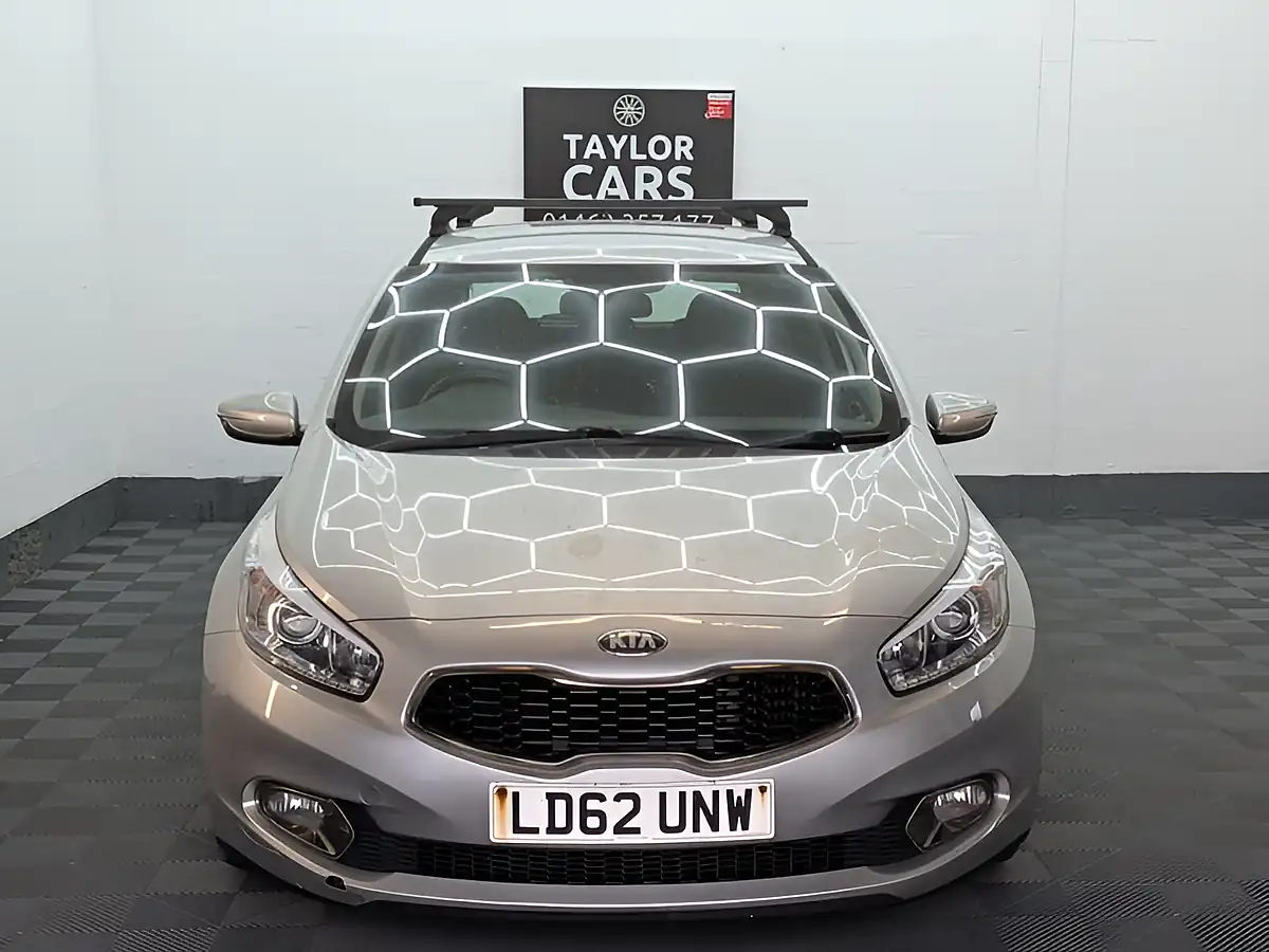 Used 2012 Kia Ceed Ecodynamics 2 Silver - Interior and Exterior details 2