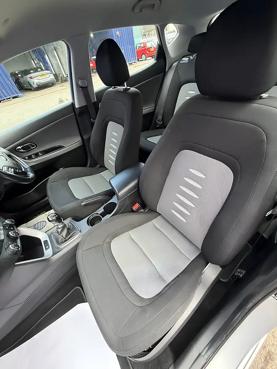 Used 2012 Kia Ceed Ecodynamics 2 Silver - Interior and Exterior details 14