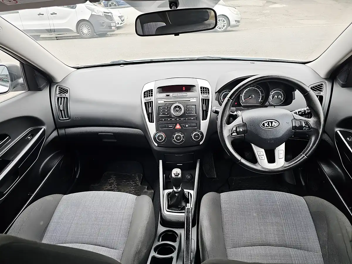 Used 2012 Kia Ceed VR-7 Silver - Interior and Exterior details 10