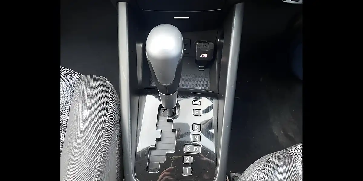Used 2012 Kia Ceed White - Interior and Exterior details 14