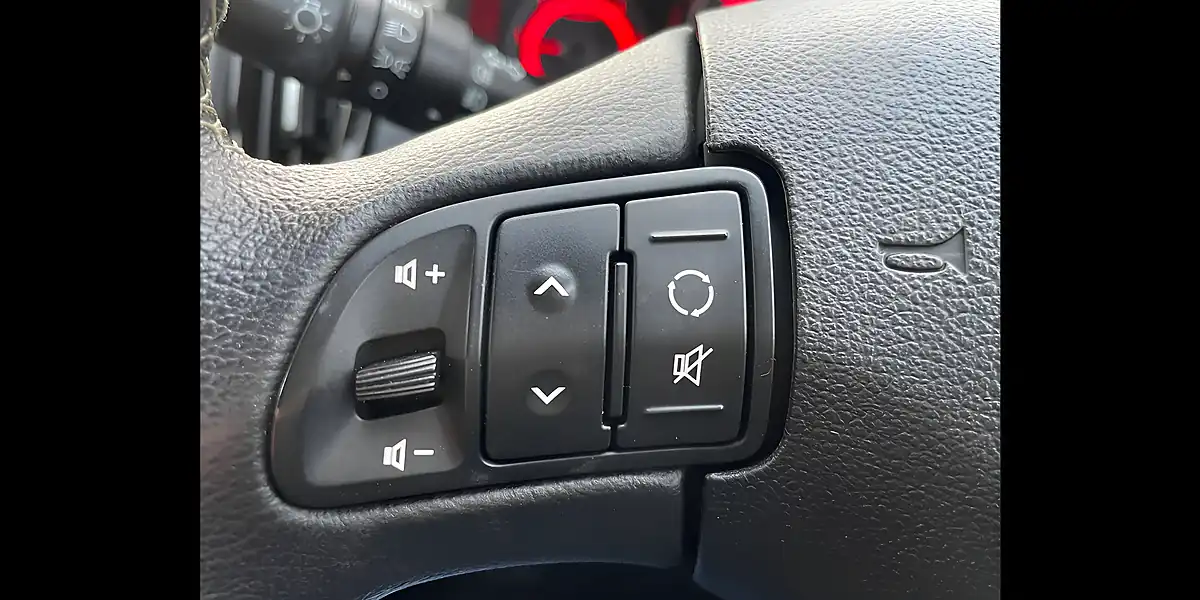 Used 2012 Kia Ceed White - Interior and Exterior details 15