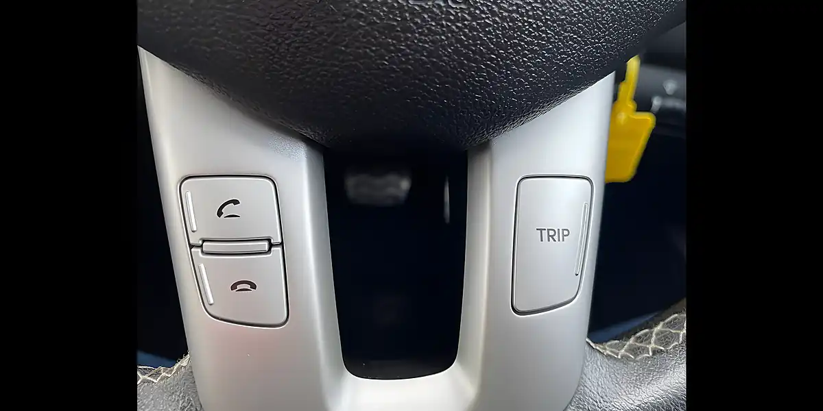 Used 2012 Kia Ceed White - Interior and Exterior details 18