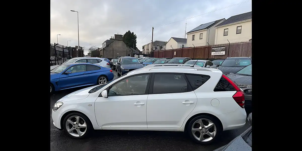 Used 2012 Kia Ceed White - Interior and Exterior details 6