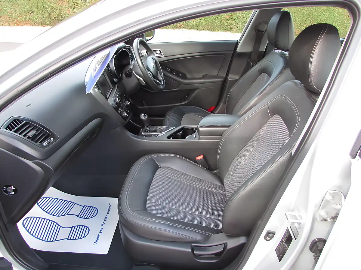 Used 2012 Kia Optima 2 Tech Silver - Interior and Exterior details 11