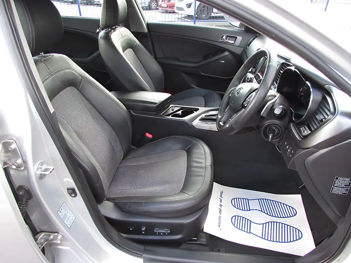 Used 2012 Kia Optima 2 Tech Silver - Interior and Exterior details 13