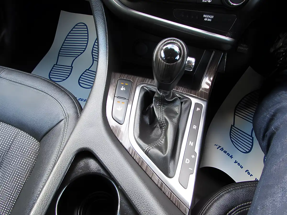 Used 2012 Kia Optima 2 Tech Silver - Interior and Exterior details 15
