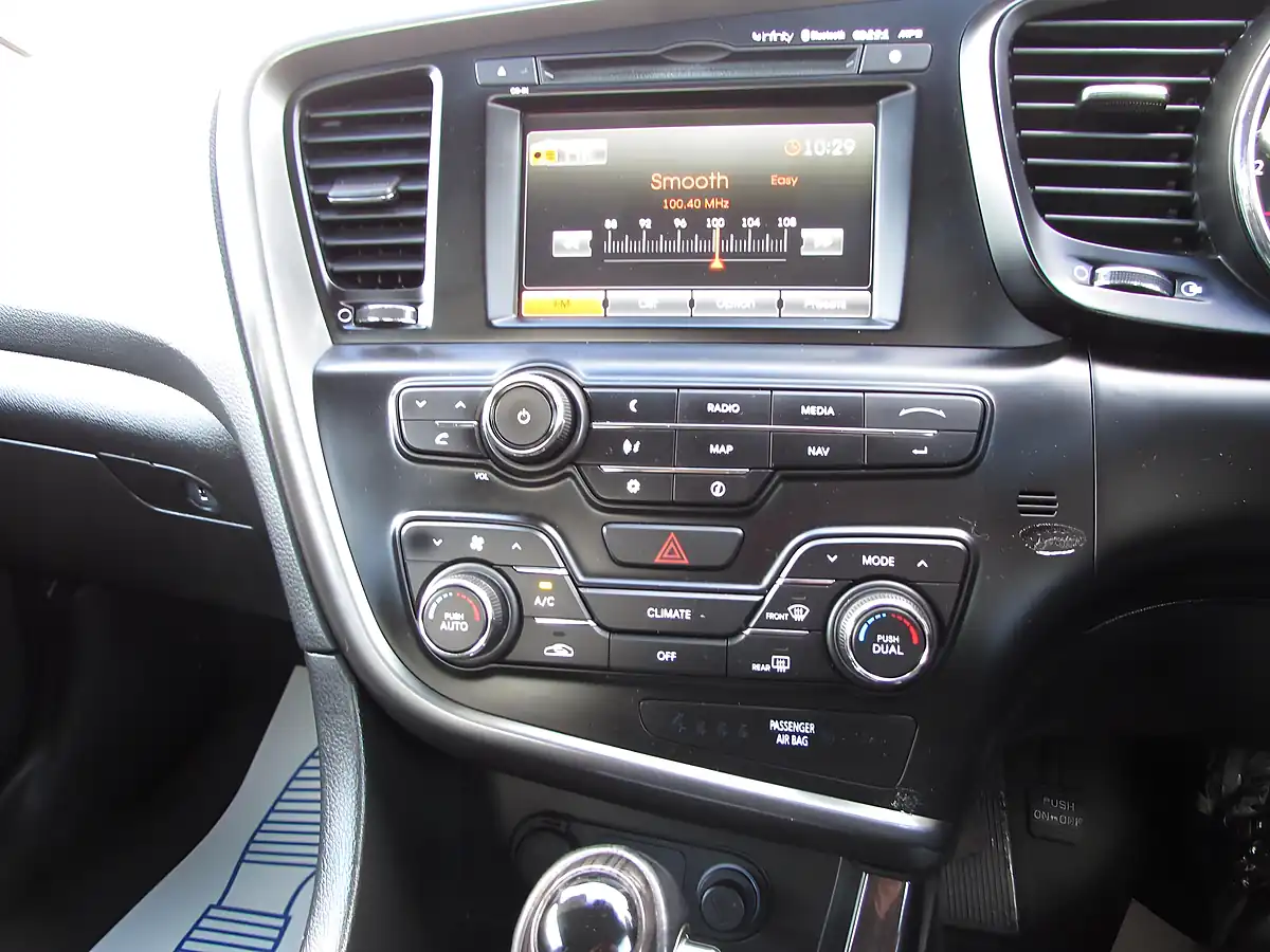 Used 2012 Kia Optima 2 Tech Silver - Interior and Exterior details 7