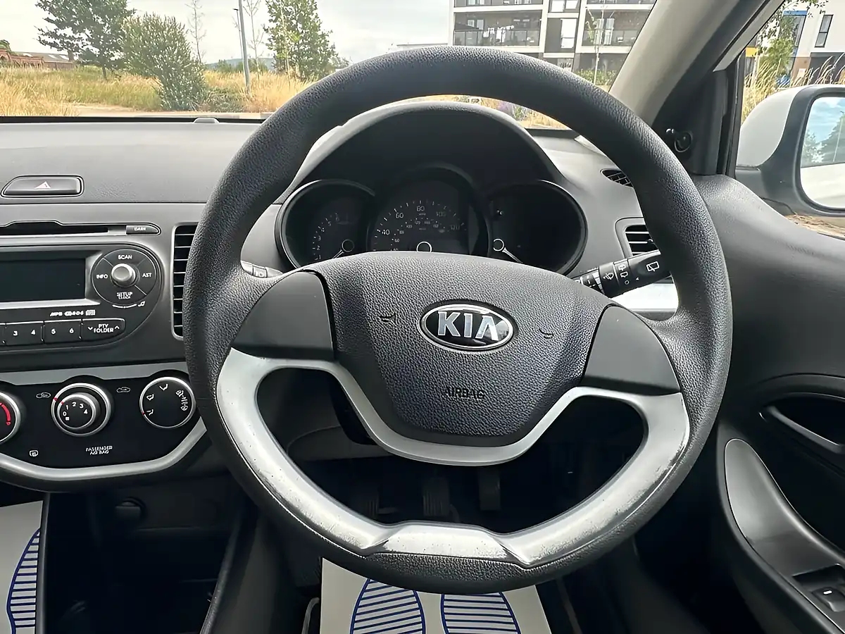 Used 2012 Kia Picanto 1 White - Interior and Exterior details 13