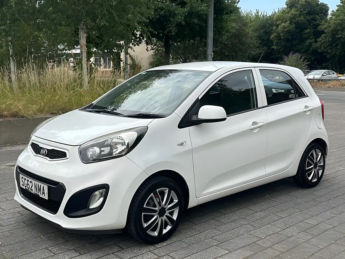 Used 2012 Kia Picanto 1 White - Interior and Exterior details 5