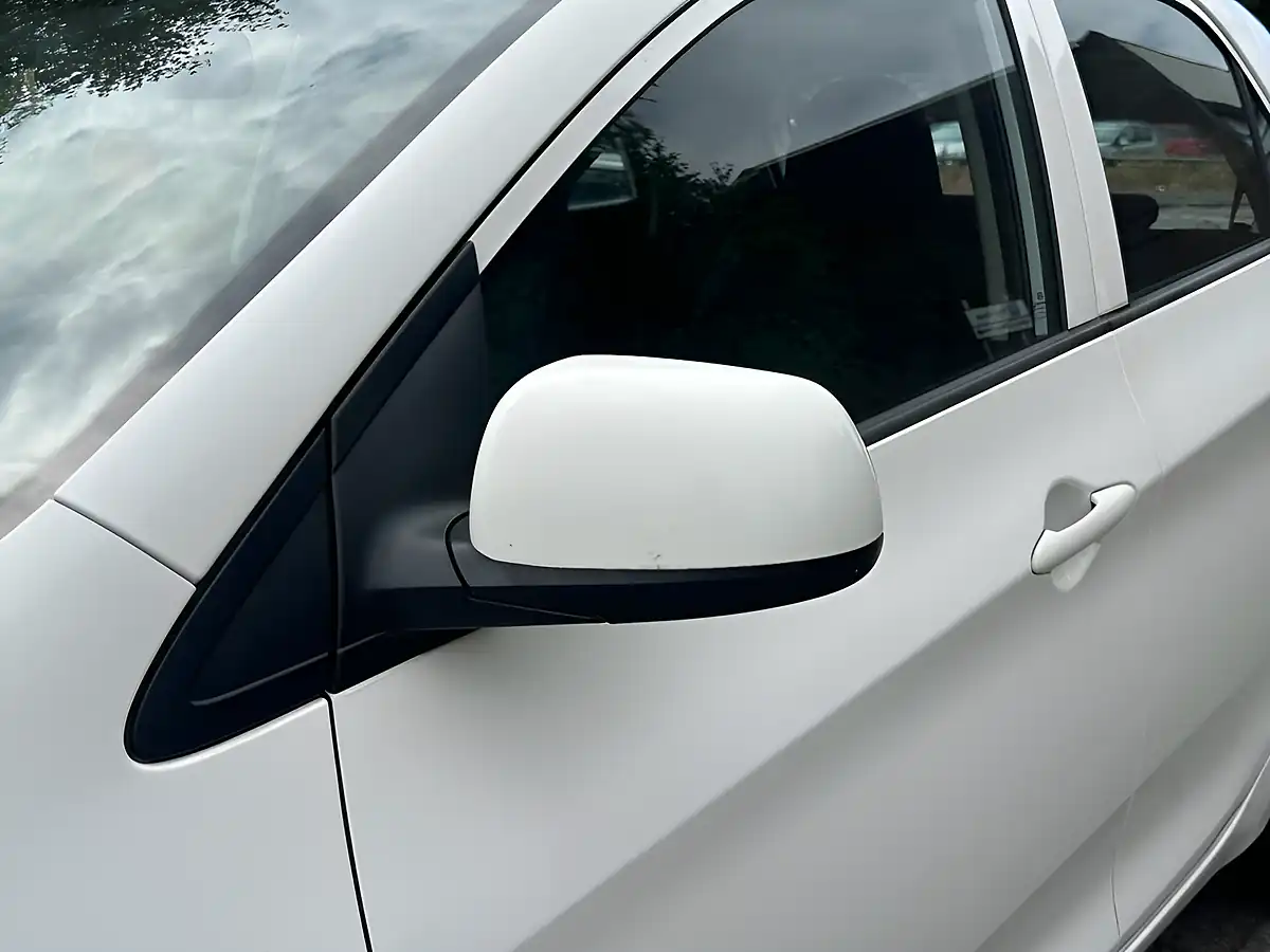 Used 2012 Kia Picanto 1 White - Interior and Exterior details 8