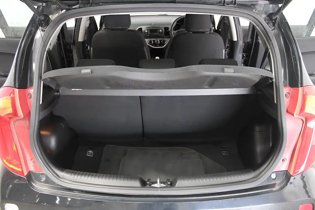 Used 2012 Kia Picanto 2 Black - Interior and Exterior details 11