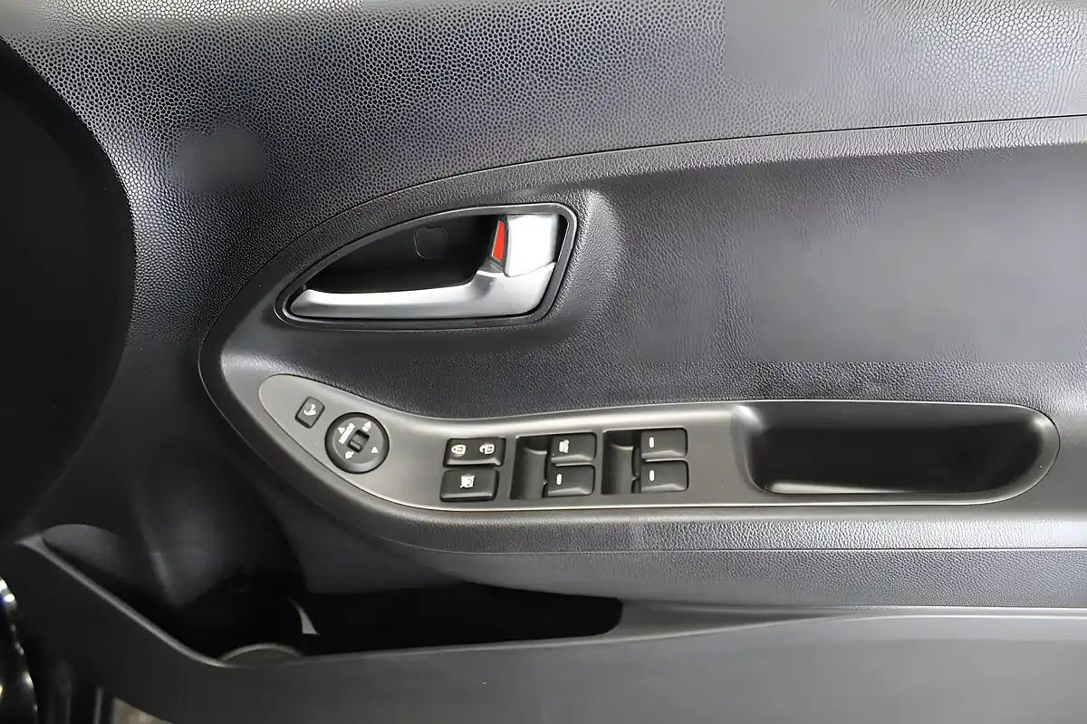 Used 2012 Kia Picanto 2 Black - Interior and Exterior details 17