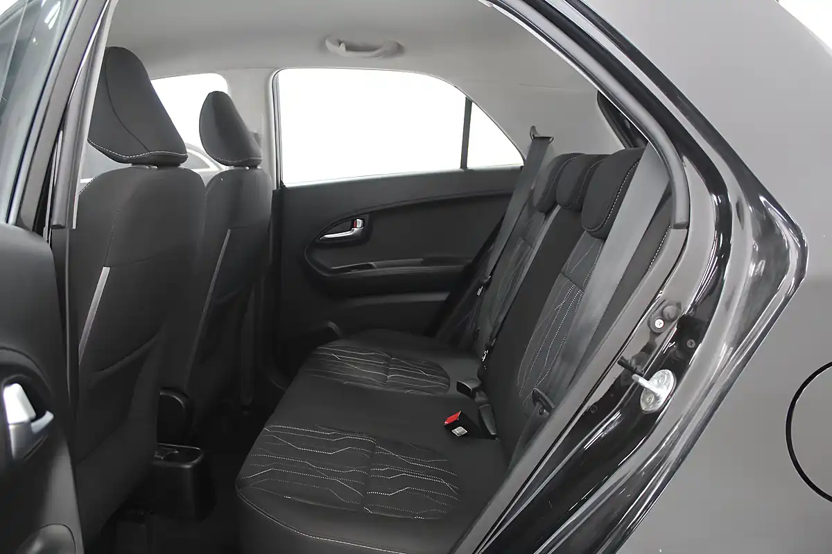 Used 2012 Kia Picanto 2 Black - Interior and Exterior details 18