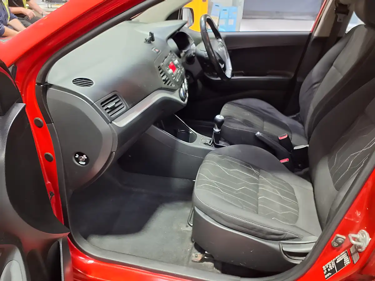 Used 2012 Kia Picanto 2 Red - Interior and Exterior details 8