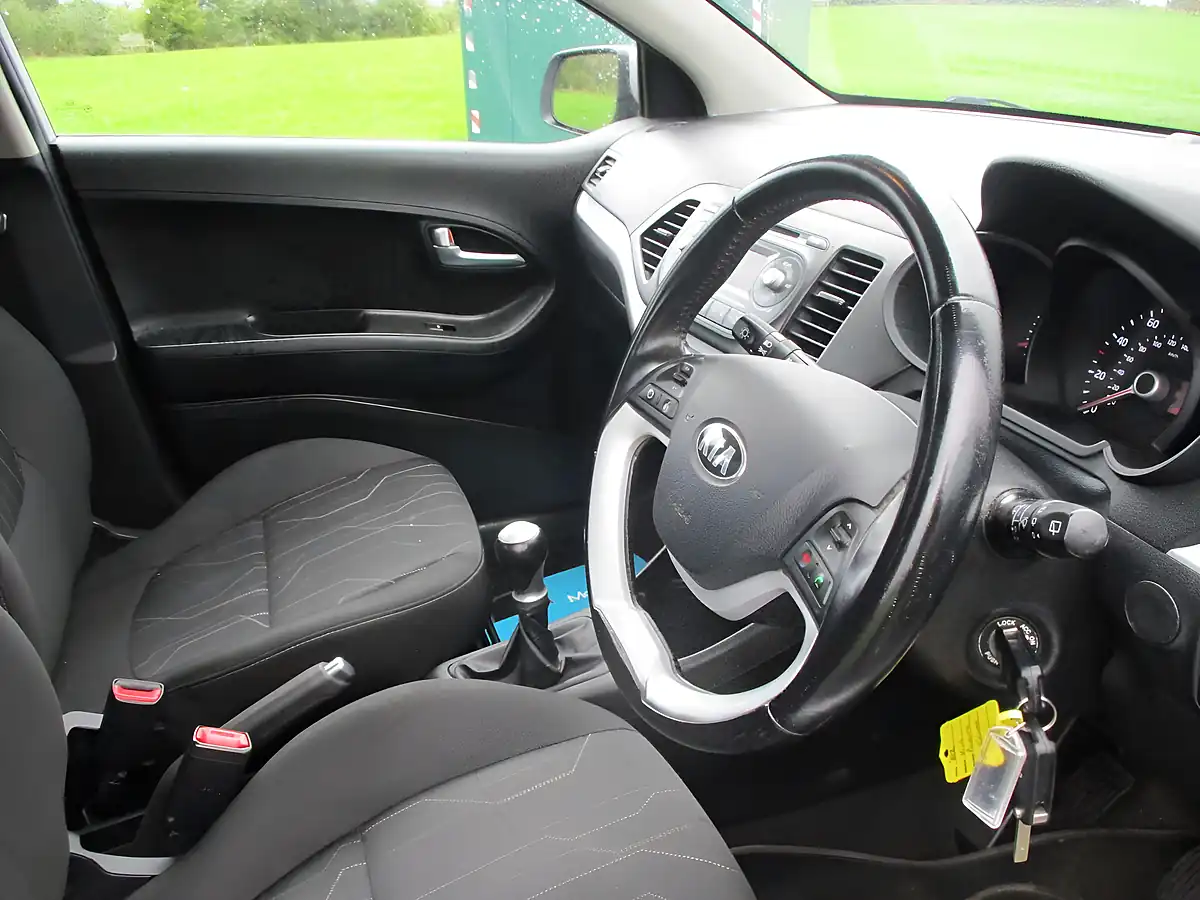 Used 2012 Kia Picanto 2 Silver - Interior and Exterior details 10